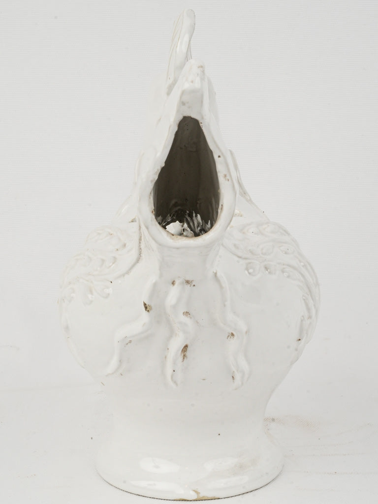 Classic, artisanal rooster pique-fleurs design