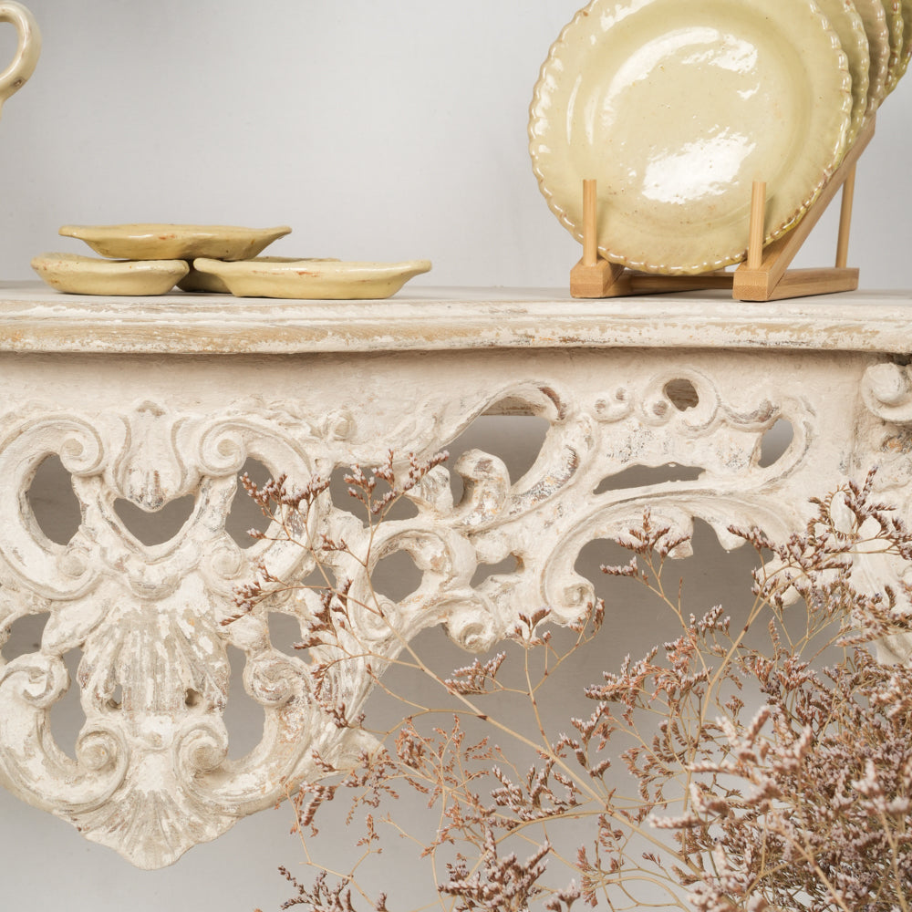 Vintage, classic, rippled-edge dinnerware set