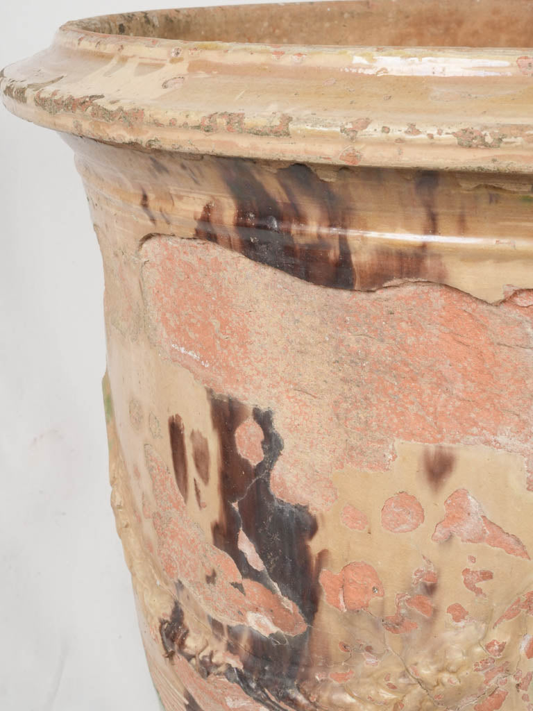 Textured horizontal reeded pottery