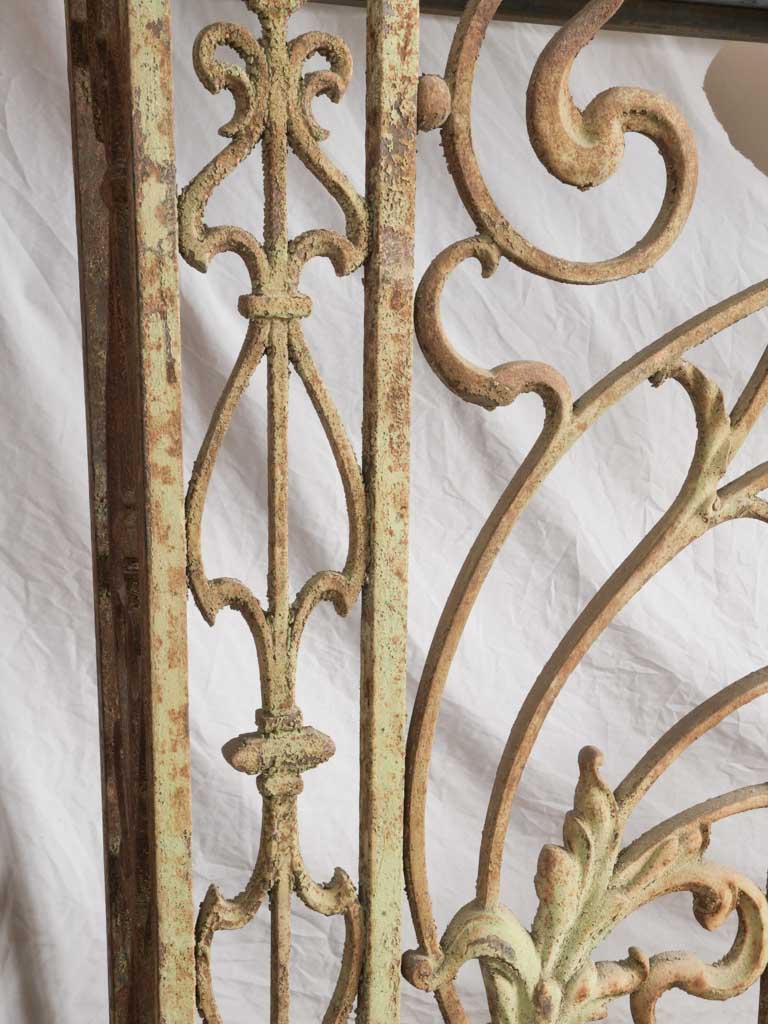 Refined chestnut leaf motif cover