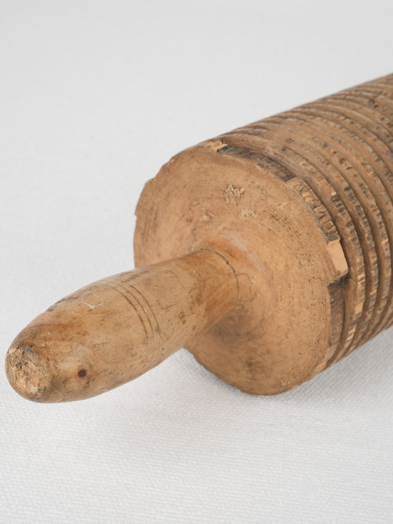 Handcrafted ribbed wooden pin