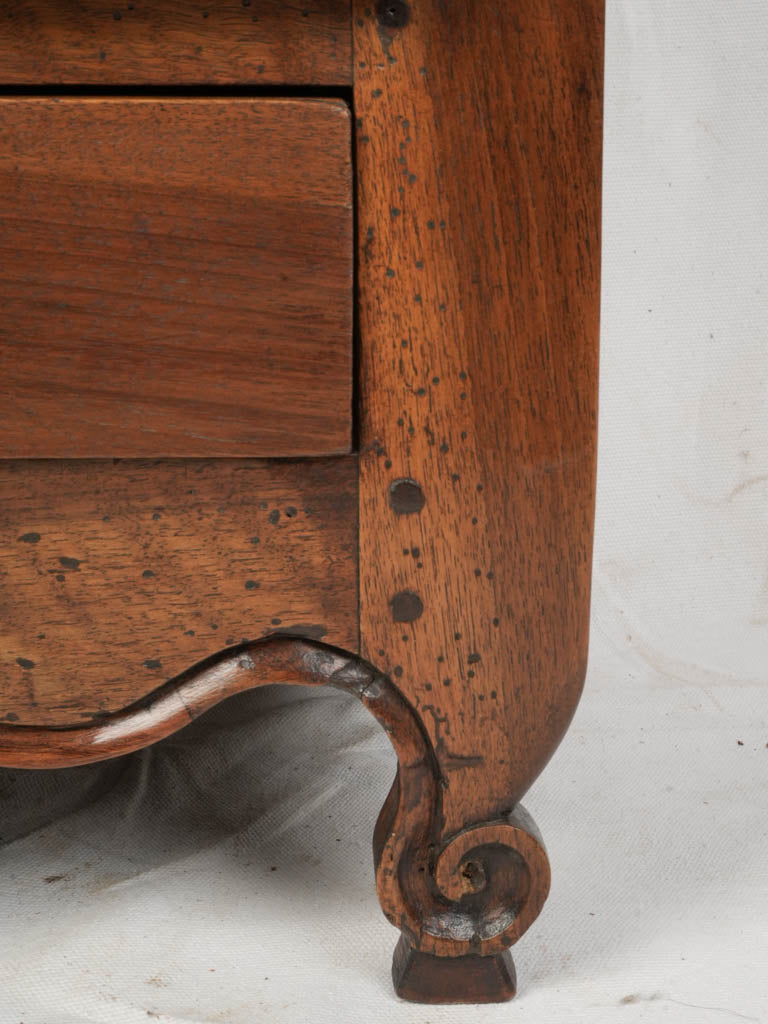 Decorative mullion glass cabinet