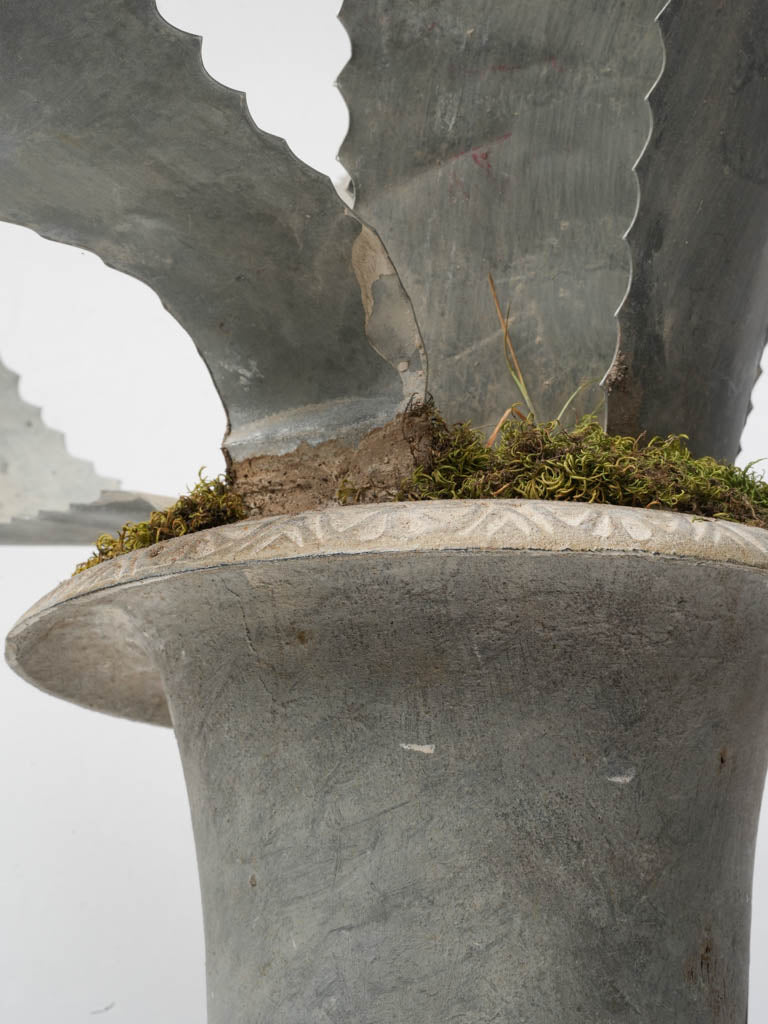 Striking focal point decor