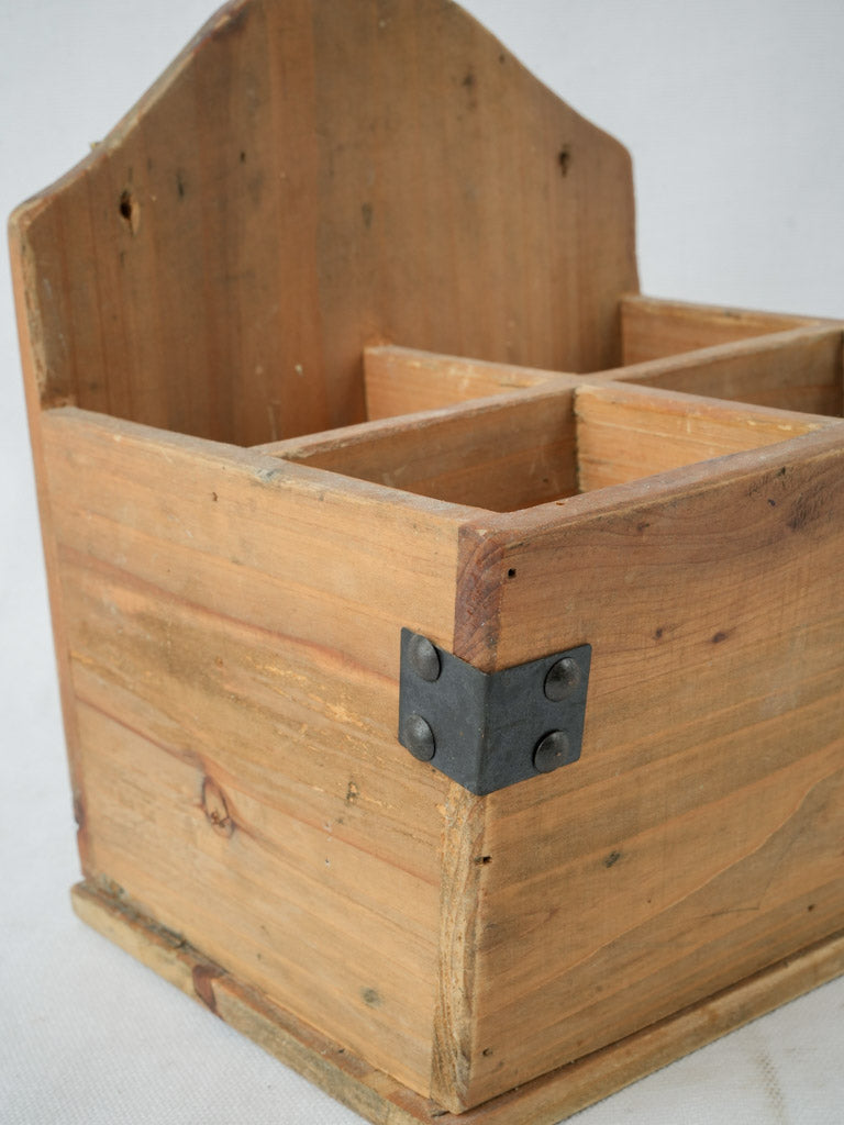 Provencal farm rustic utensil organizer