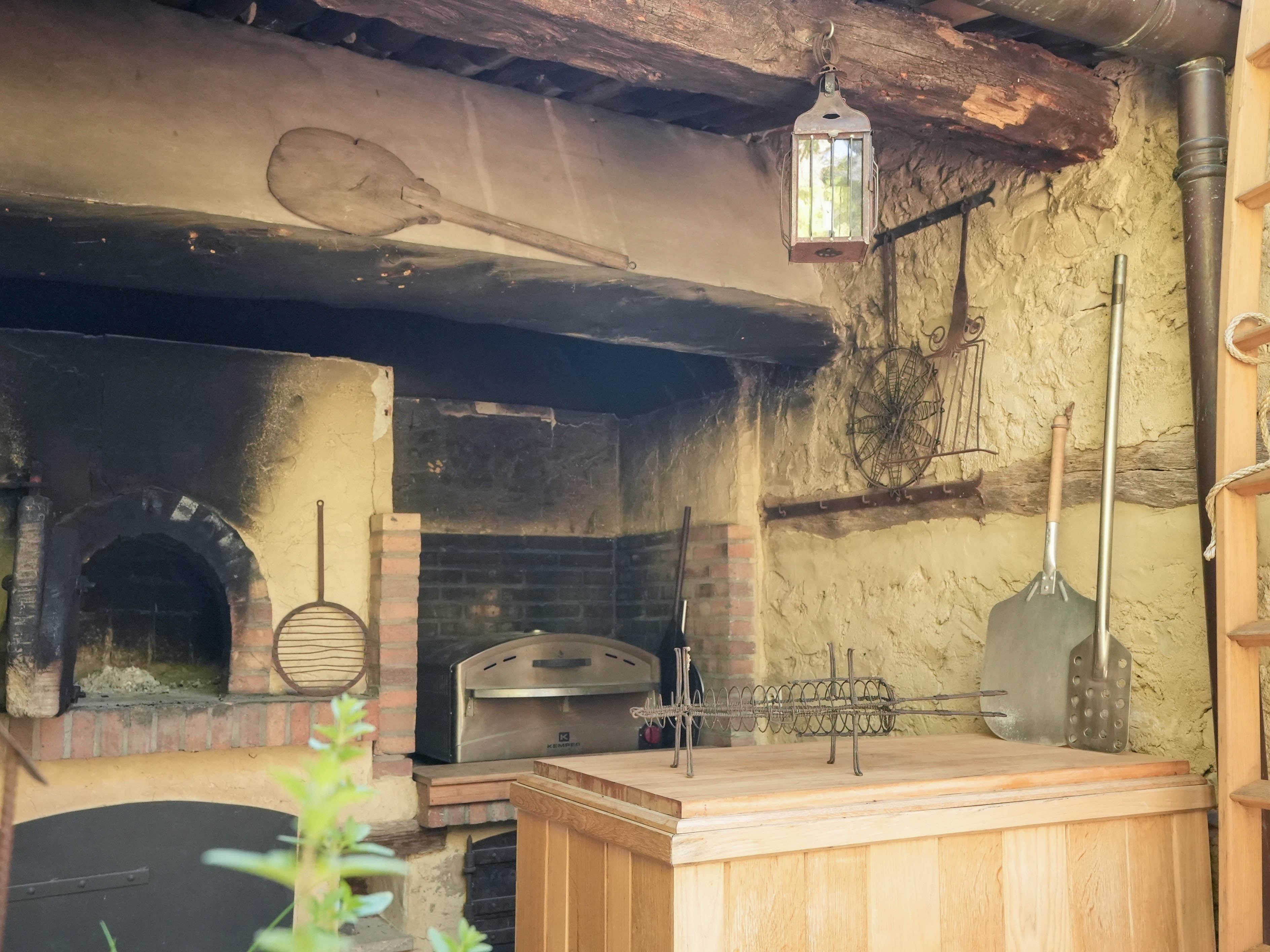 Vintage farmhouse pizza paddle