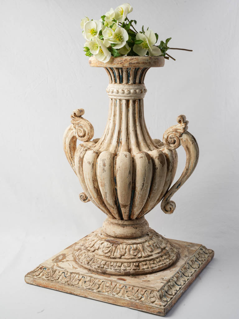 Timeless mid-century Italian urn