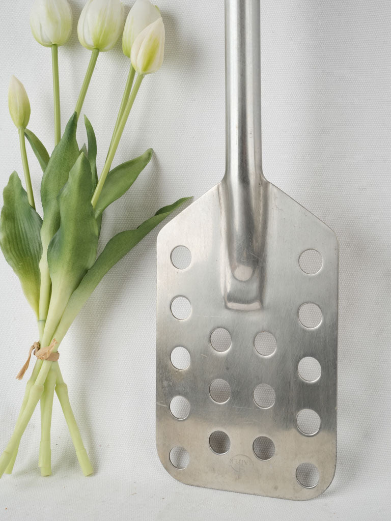 Provencal farmhouse pizza peel