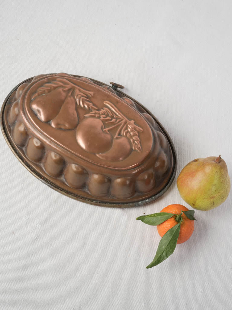 Belle Époque gadrooned jelly mold