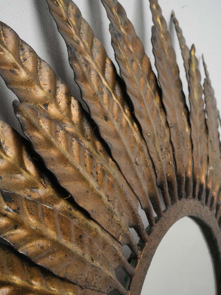 Timeless ornate sunburst design