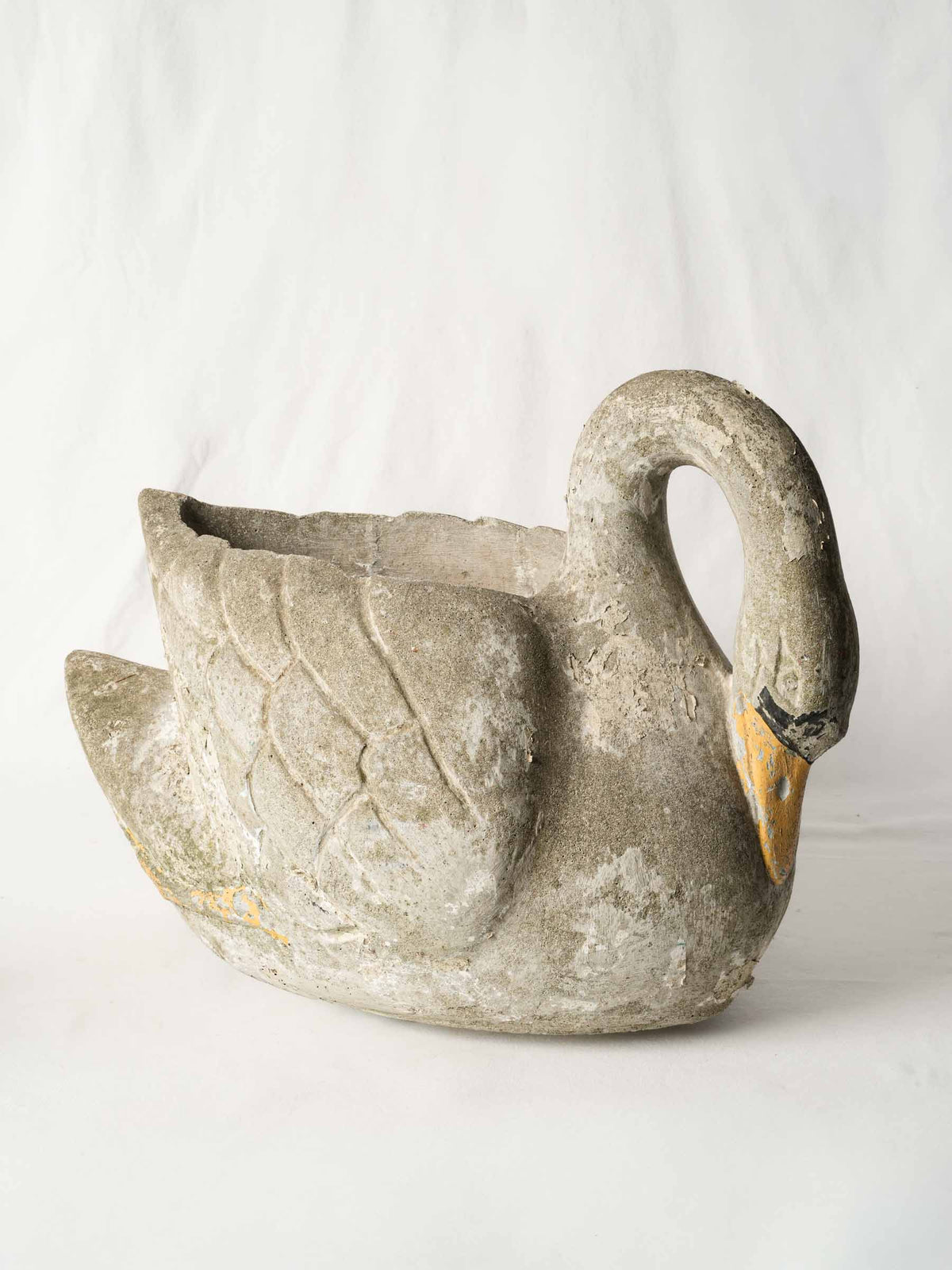Nostalgic 1960s swan garden piece