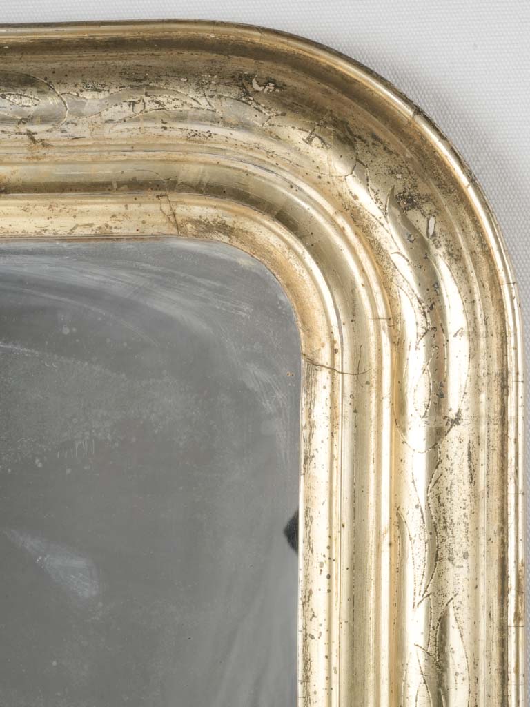 Timeless mid-nineteenth-century decorative mirror