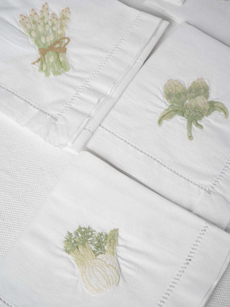 Hemstitched linen kitchen decor
