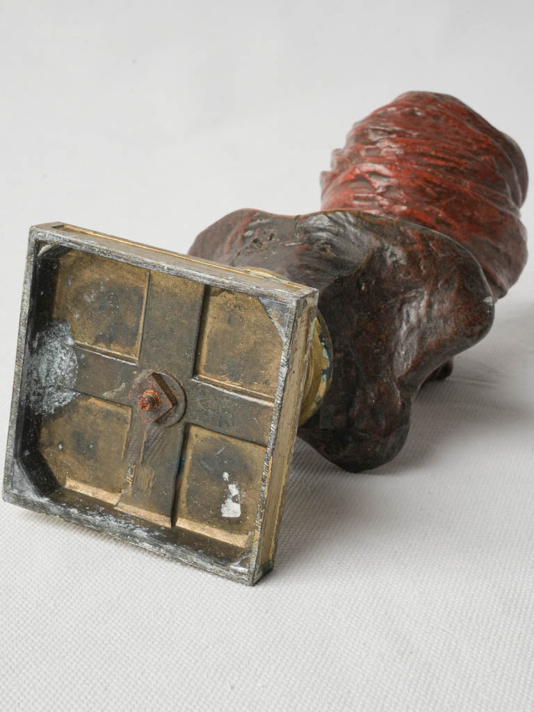 Composed expression ornamental piece