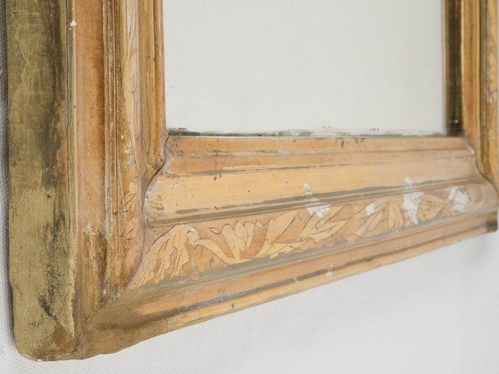 Refined 19th-century ornamented mirror