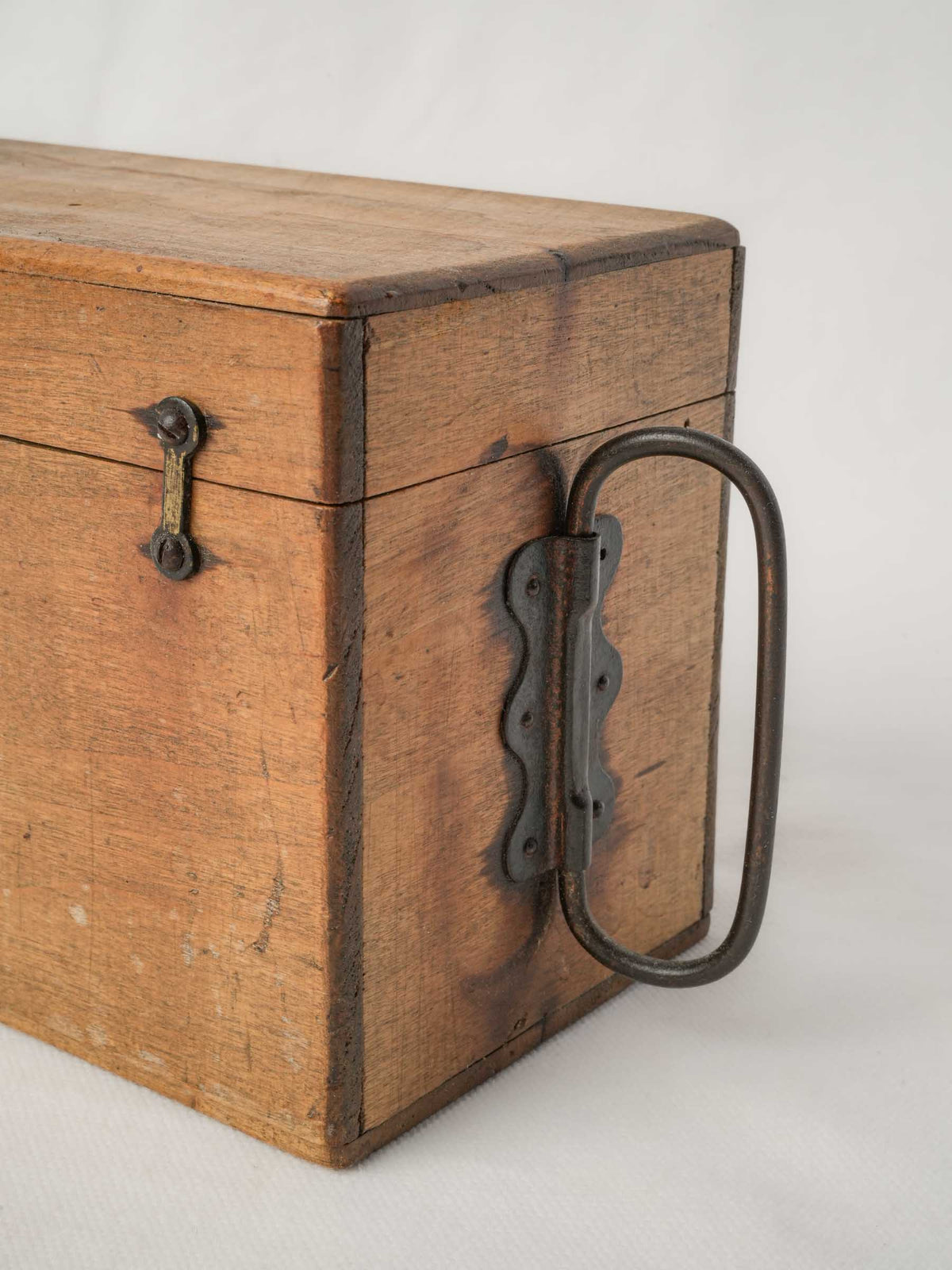 Vintage wooden box w/ latches
