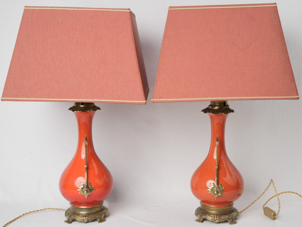 Regal, traditional, historical, red, ceramic, vintage, lamp