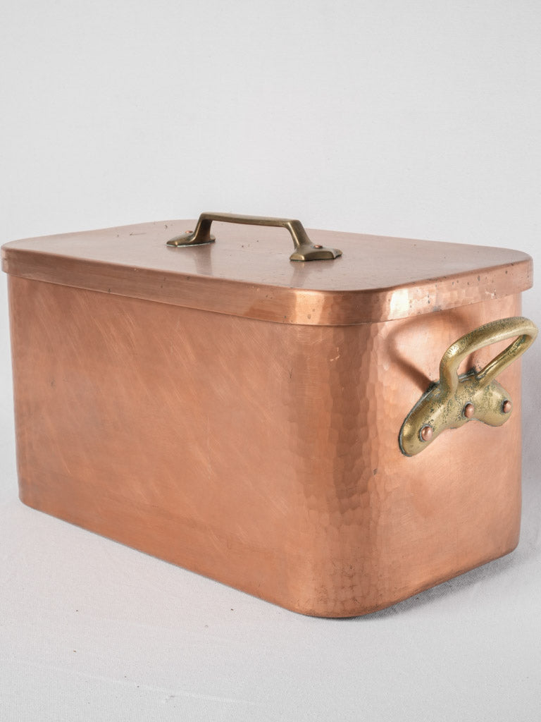 Superior quality hammered copper daubière
