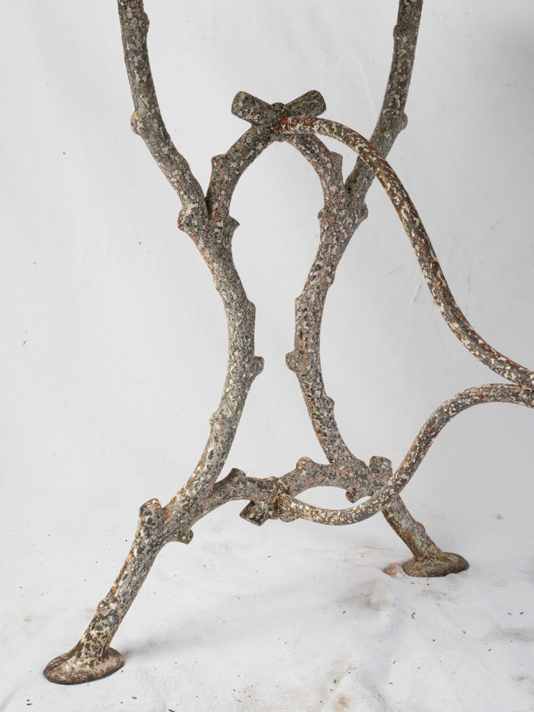 Refined artistic period accent table