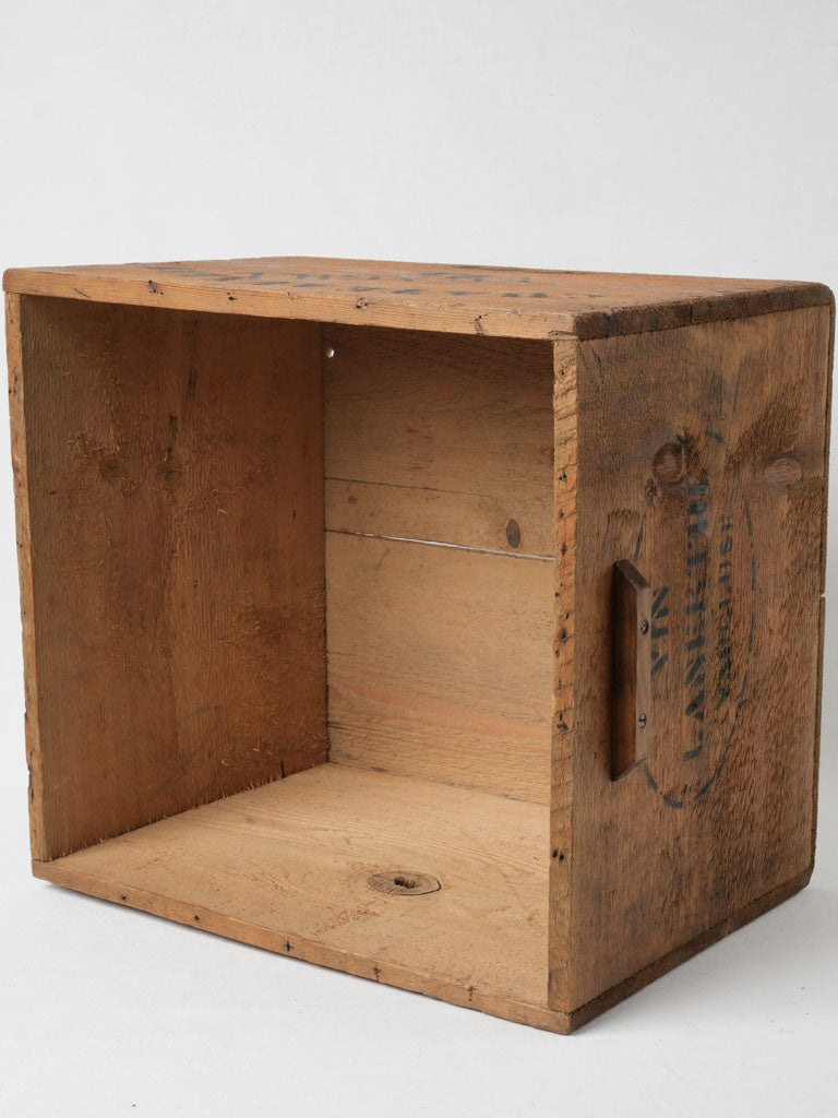 Classic Château La Nerthe wine crate