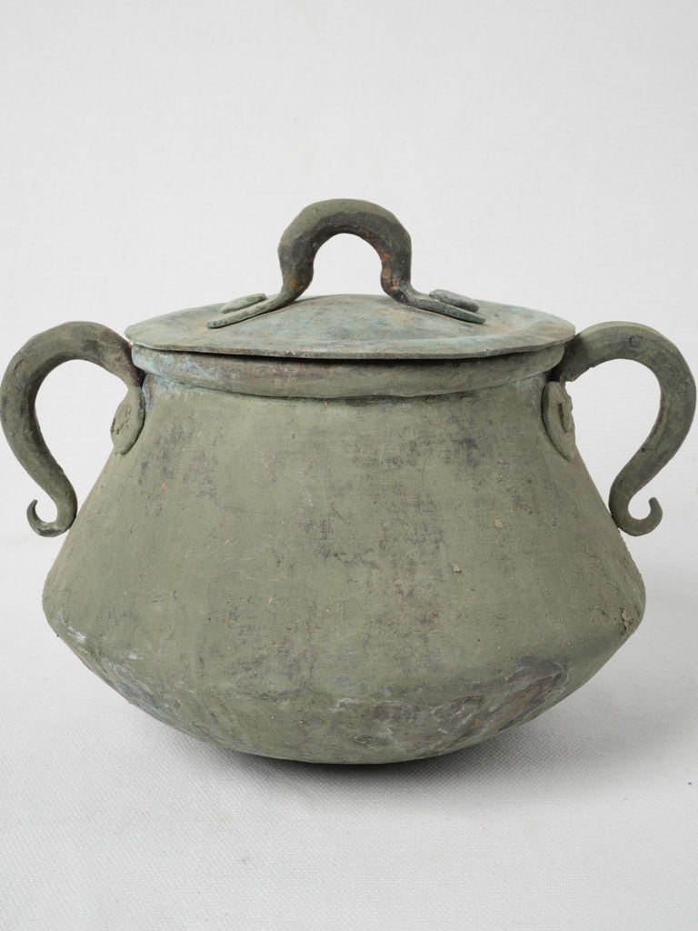 Intricate 19th-century kitchen decor