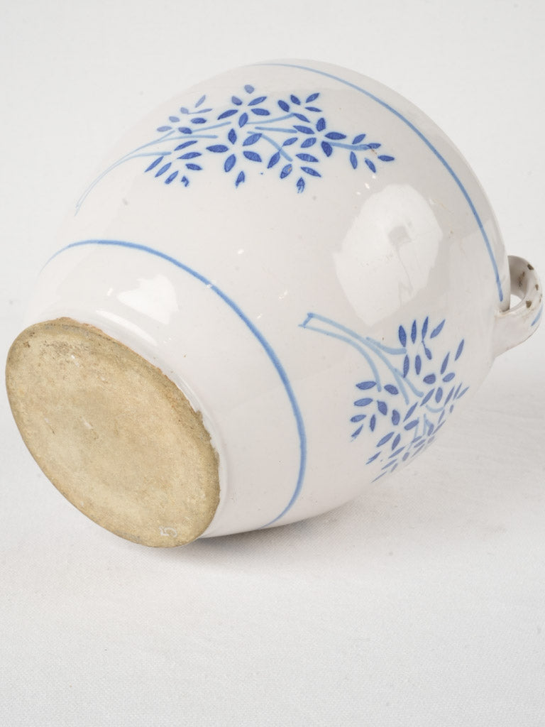 Classic European style storage jar