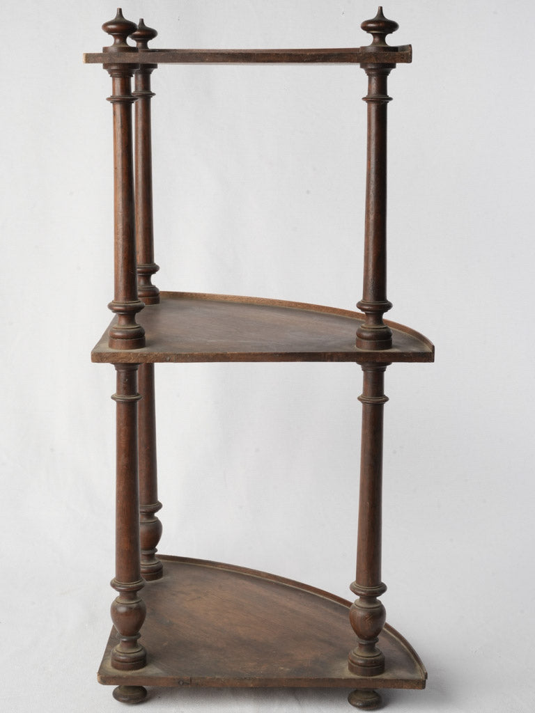 Vintage graceful display shelf