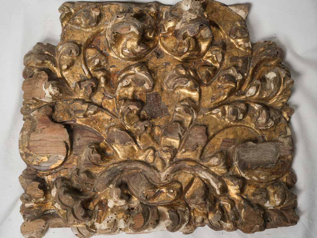 Italian Baroque Giltwood Boiserie Overdoor Fragment From The Late 17th Century - 18½" x 21¾"