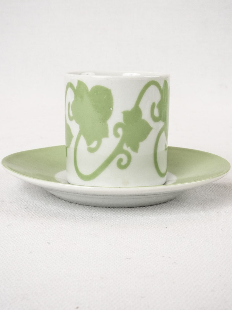 Classic 1970s ivy motif tea cups