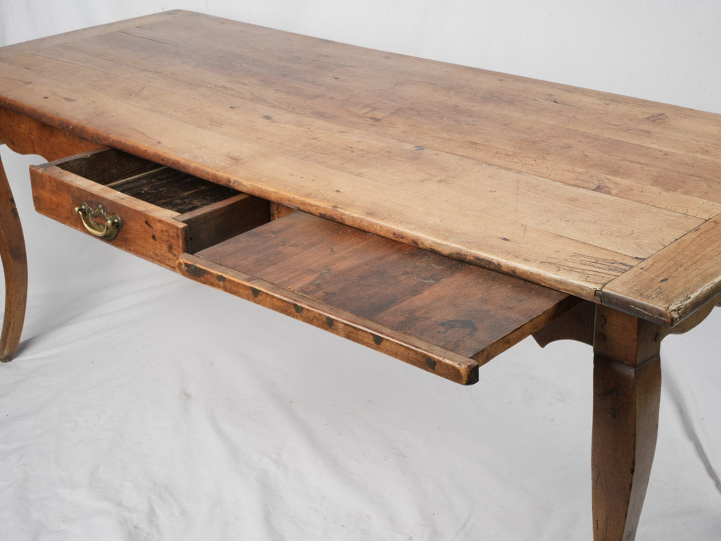Scalloped Cherrywood Banquet Table