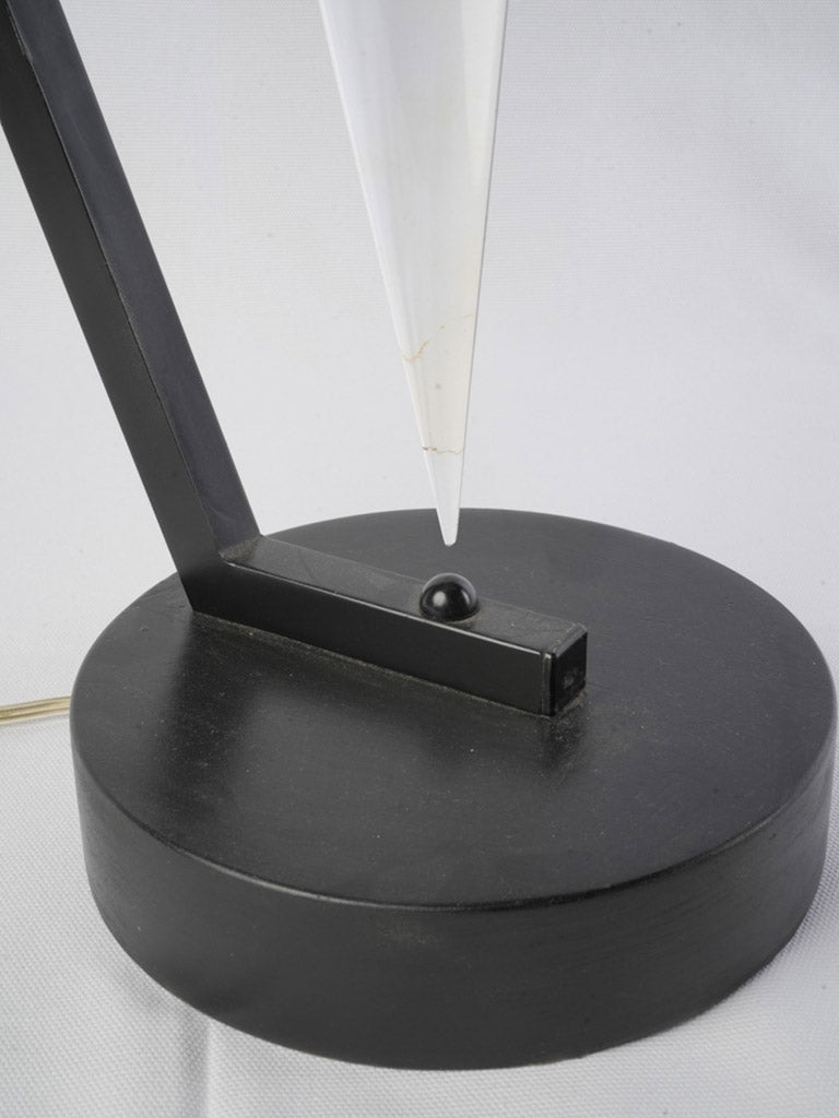 Brass-trimmed table lamp