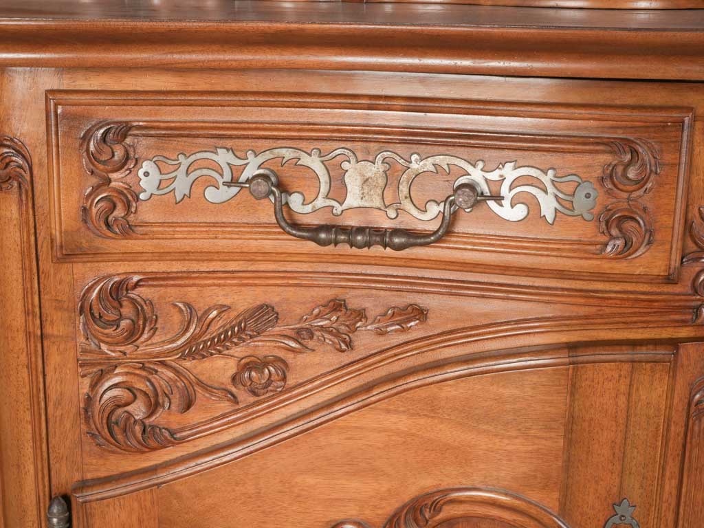 Refined scrolling decorated buffet