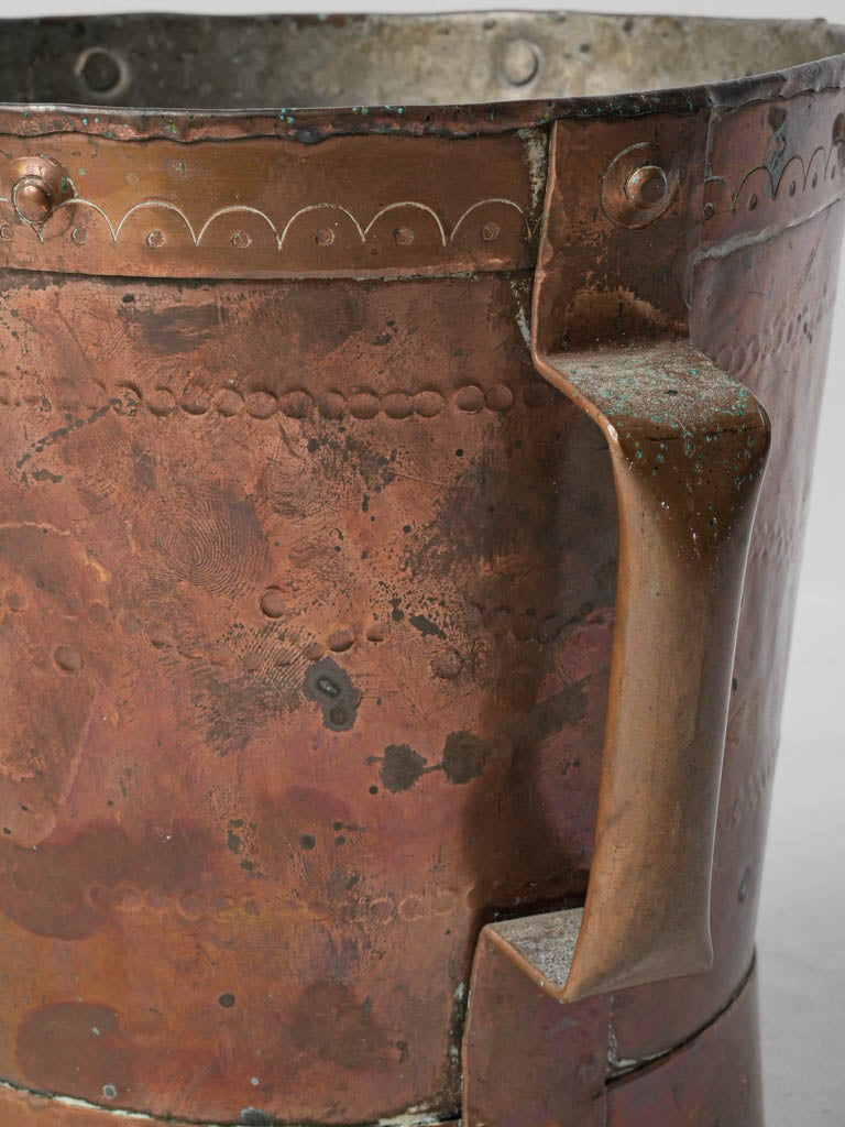 Elegant French provincial pot