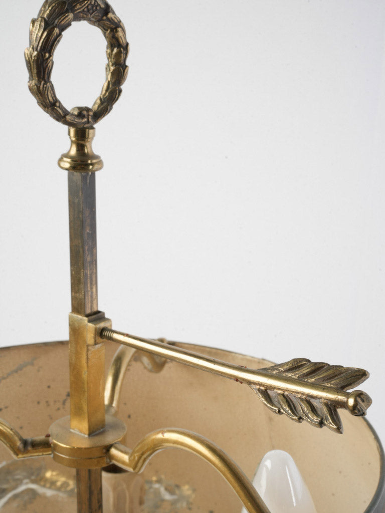 Timeless neoclassical style lamp