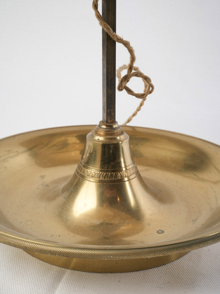 Classic French sophistication lamp