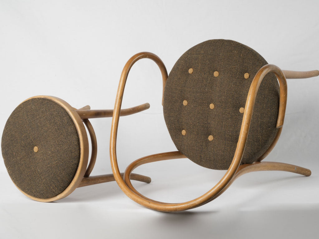 Elegant antique-style chair tufting