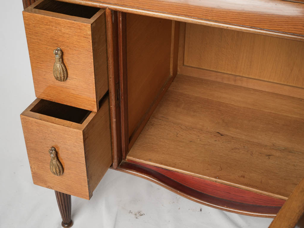 Refined fluted corner console