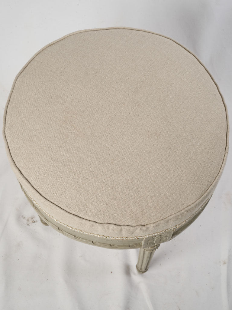 Classic fluted leg stool