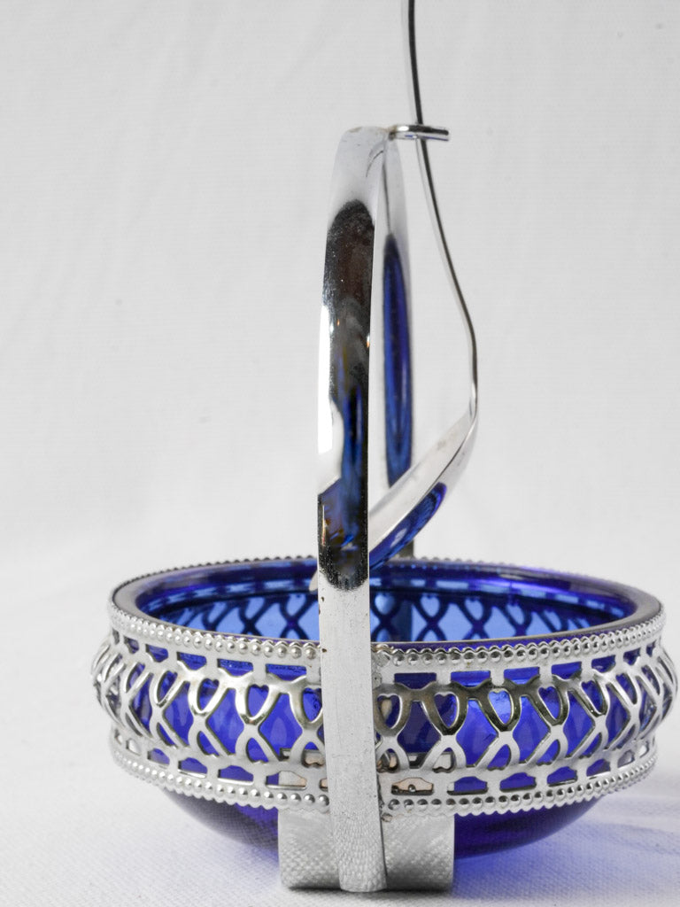 Elegant latticed metal holder