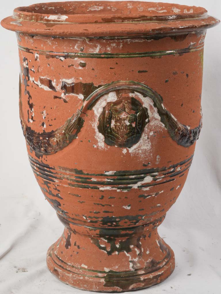 Classic baluster terracotta planter
