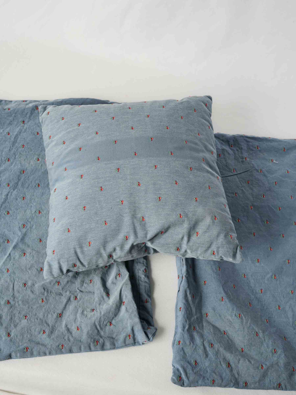 Relaxed blue French pillow case