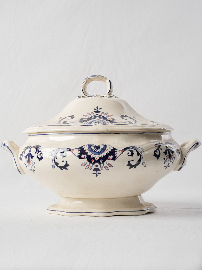 Delicate craftsmanship Longchamp tureen