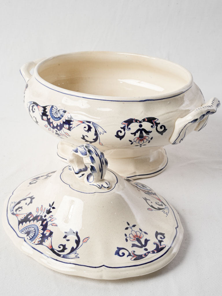 Classic Burgundy provenance tureen