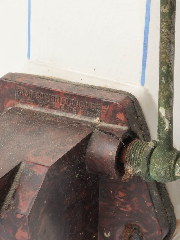 Marbled brown Bakelite mustard spout