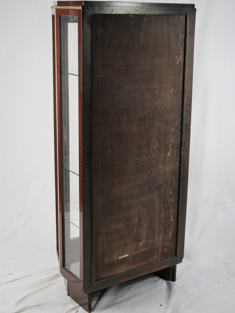 Sophisticated salon-style display case