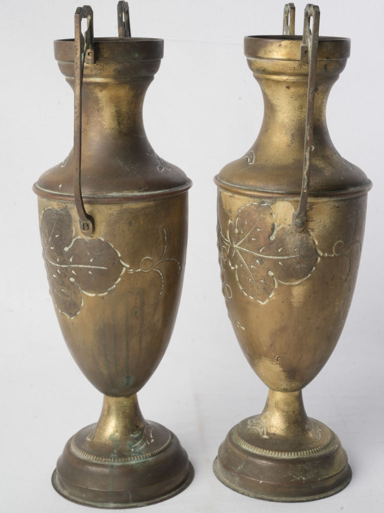 Chic heart-shaped terminal artifacts