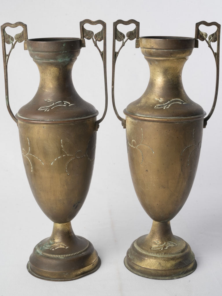 Artistic subdued luster garnitures