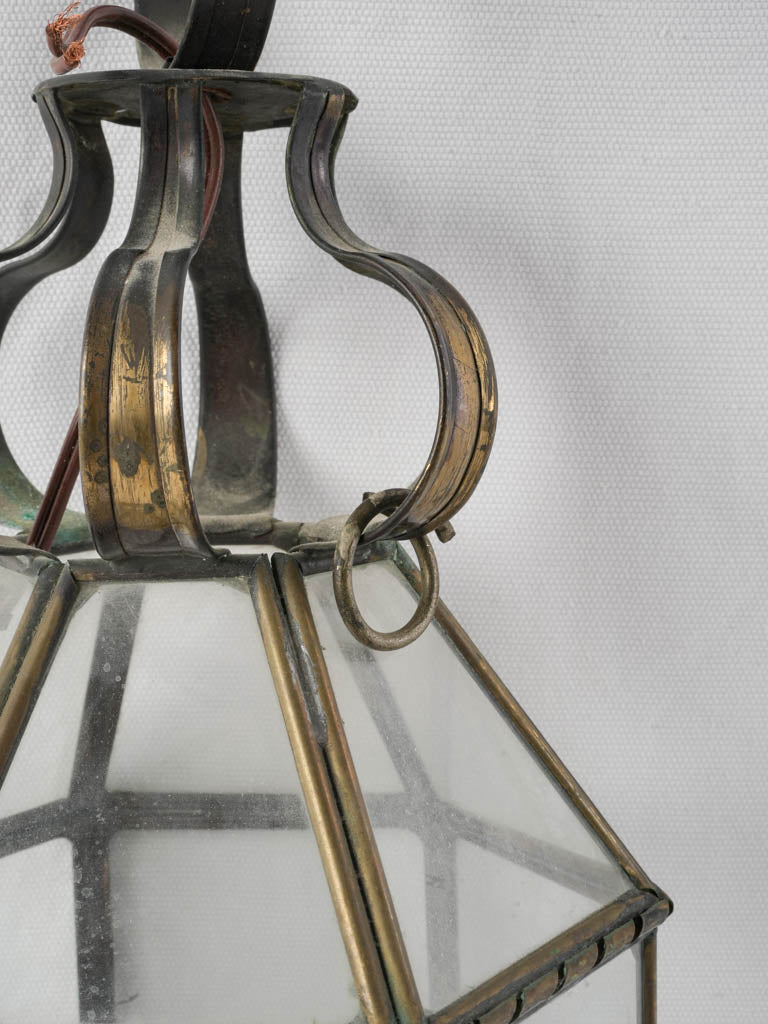 Timeless bronze light