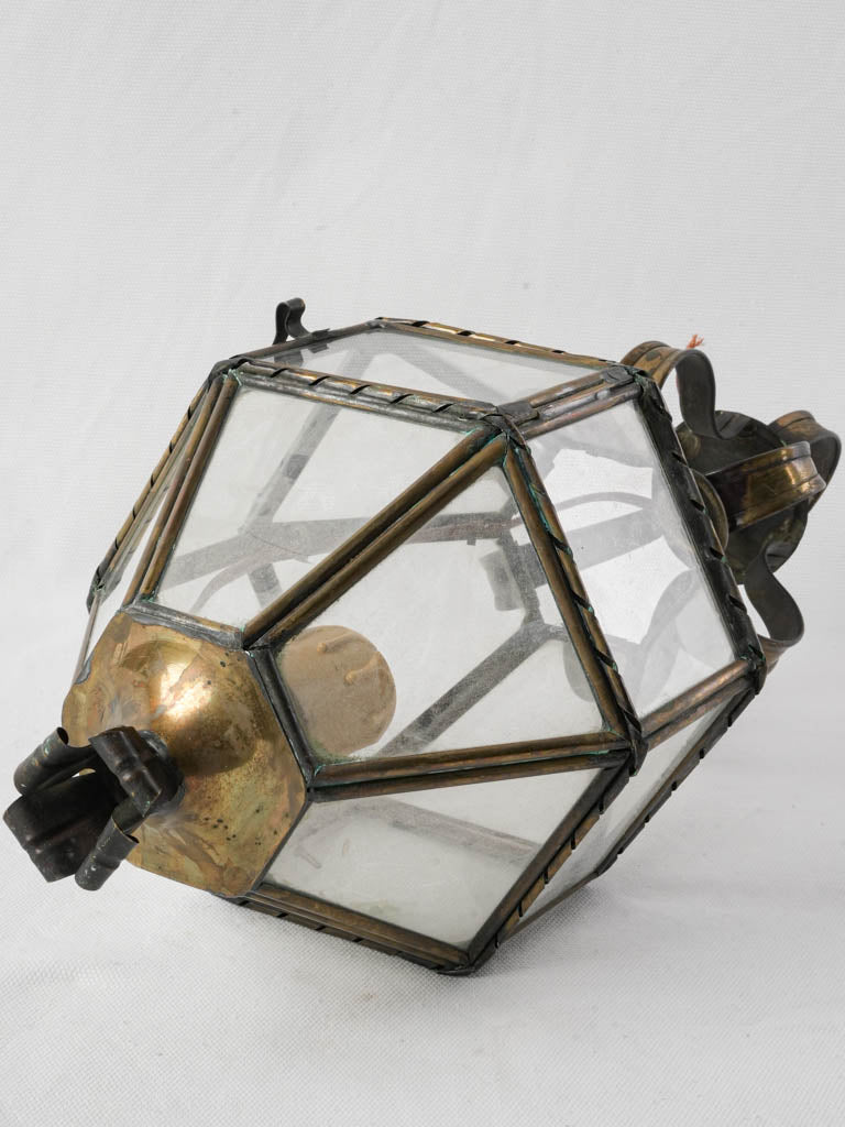 Textured geometric illuminant