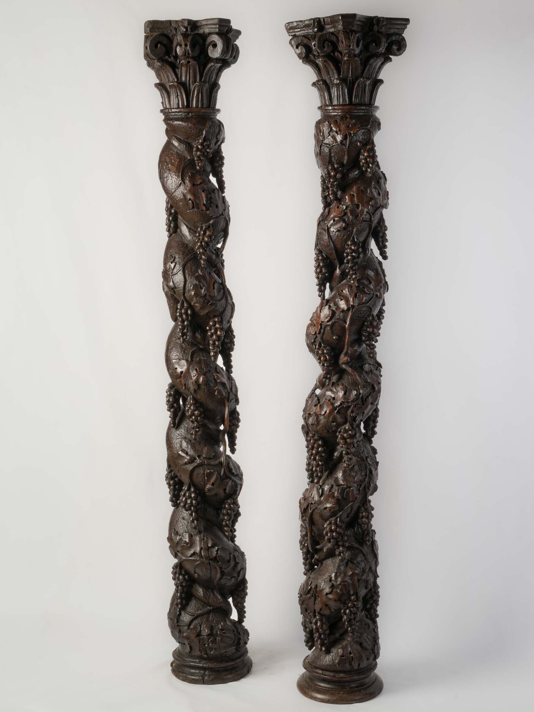 Antique wooden Baroque columns