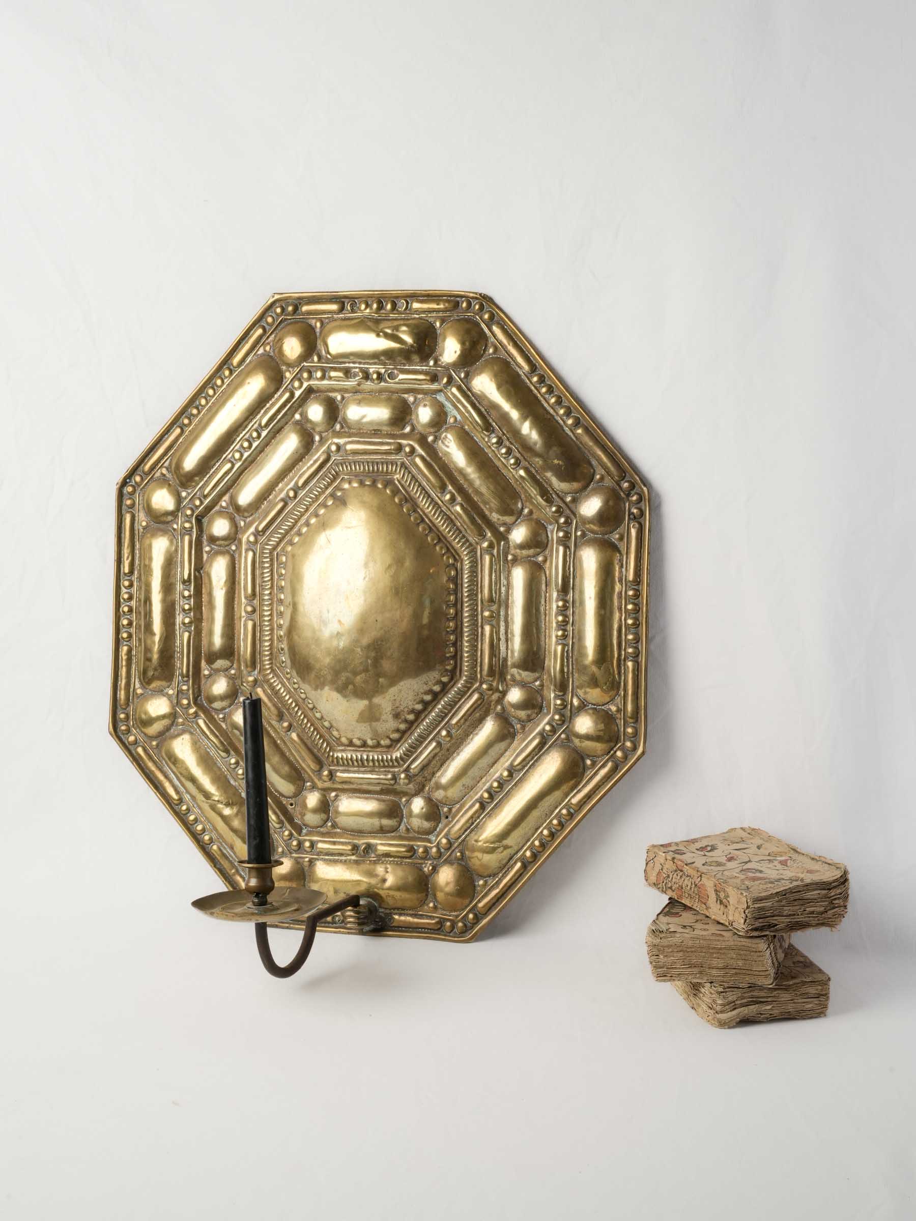 Large Dutch Repoussé Copper Candle Reflector, 17th Century - 25½" x 22½"
